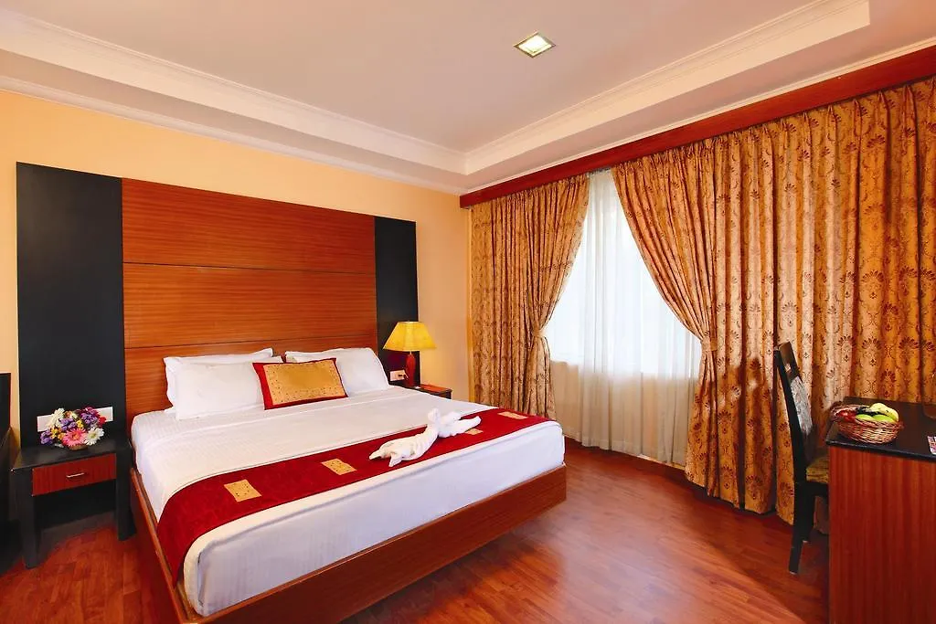 Emarald Hotel Cochin Kochi
